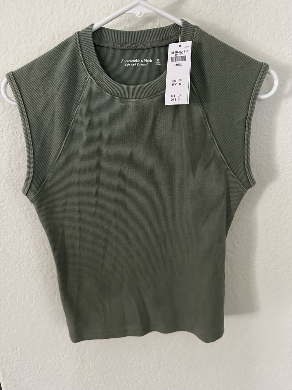 Abercrombie soft a&f essentials ribbed tank NWT